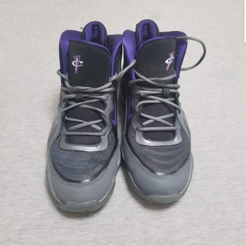 Nike shoes size 5